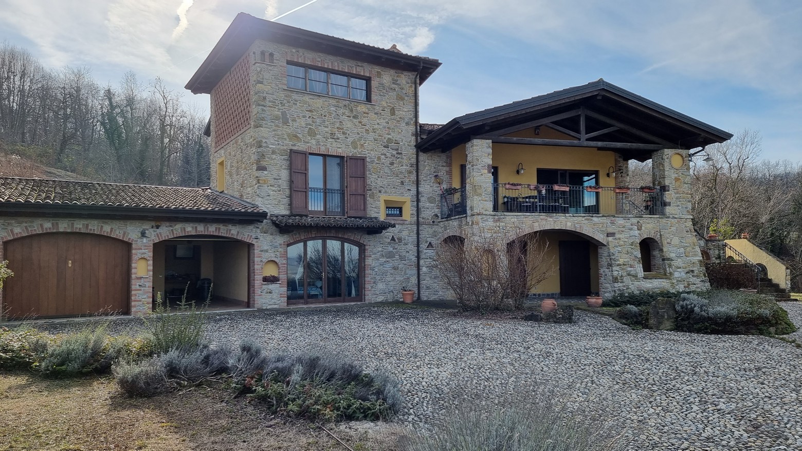Villa on the hill in Rezzanello