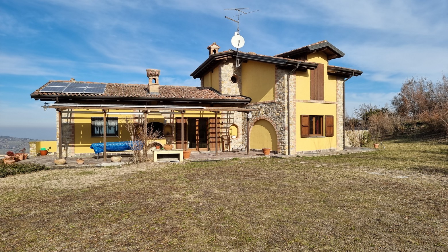 Villa on the hill in Rezzanello